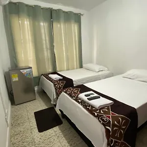 Habitación en casa particular Hospedaje's He, Cali